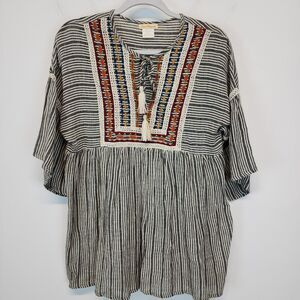 Sweet Magnolia Womens Embroidered Peasant Shirt Size Top S Relaxed Bell Sleeve